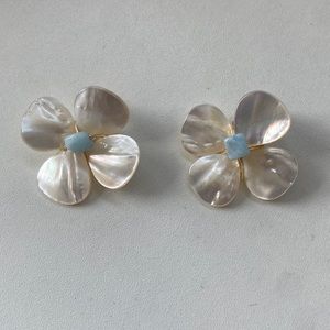 Flower Pearl earrings